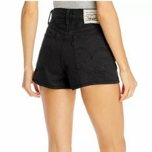 [SOLD] Levi’s WellThread Ribcage Shorts